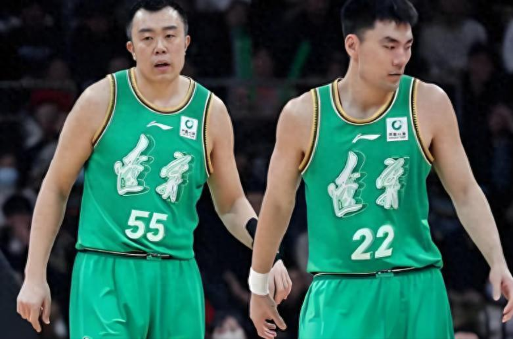 包含关键战拜仁慕尼黑备战CBA季后赛，伤情更新细节流出，赛场秩序良好，阵容厚度经受考验的词条-爱游戏平台app