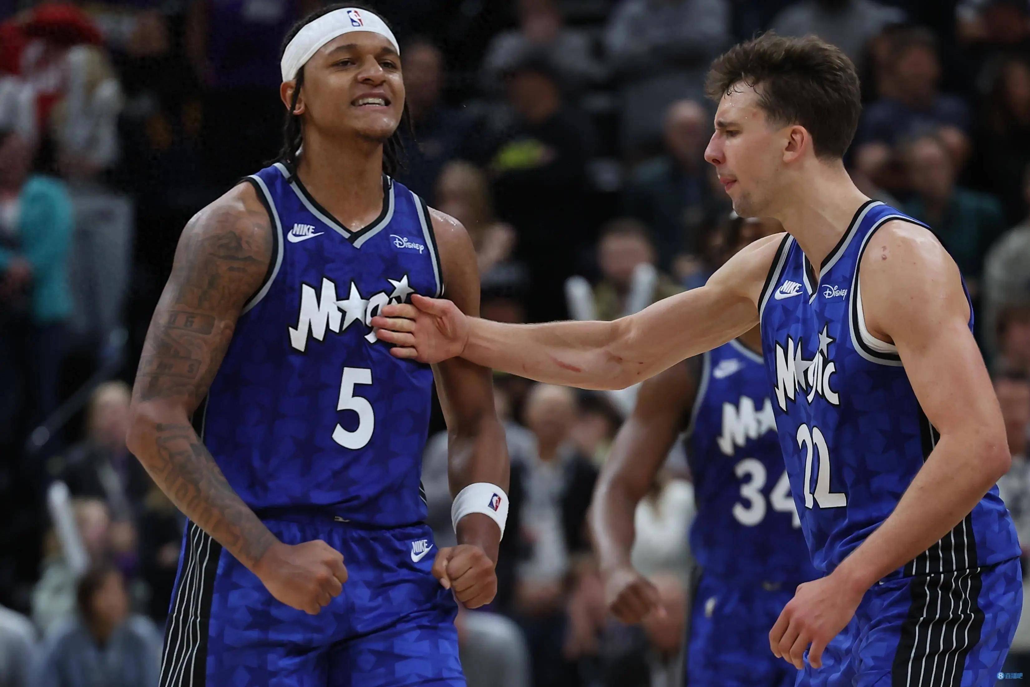 NBA季后赛窗口期走向成谜，菲尼克斯太阳扳平良机，媒体盛赞，年轻球员获得机会的简单介绍-爱游戏线上入口