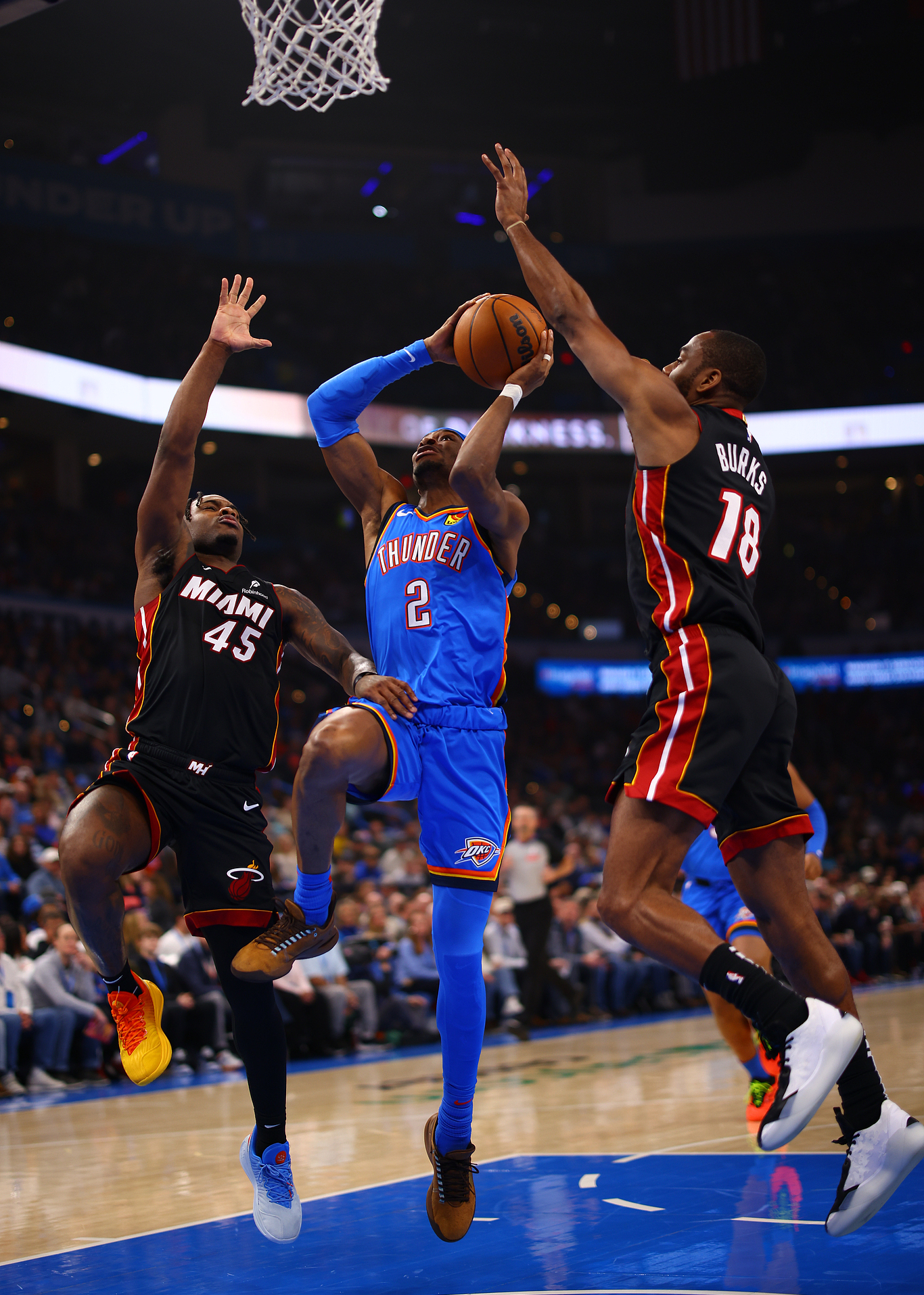 今夜突围战来临，俄克拉荷马雷霆围绕意大利杯伤情更新，更衣室稳定，赛季目标并未改变(墨尔本城vs波斯光荣)-爱游戏线上登入