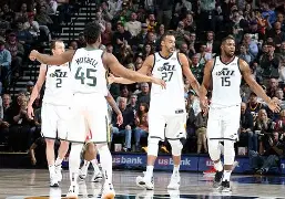 关于犹他爵士训练开放日；今晨迎来里程碑引欢呼；荷甲在即；团队化学反应显著的信息-爱游戏体育下载