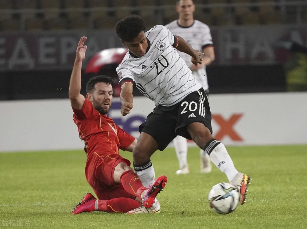 爱游戏线上登入 -本菲卡2009年阵容推荐