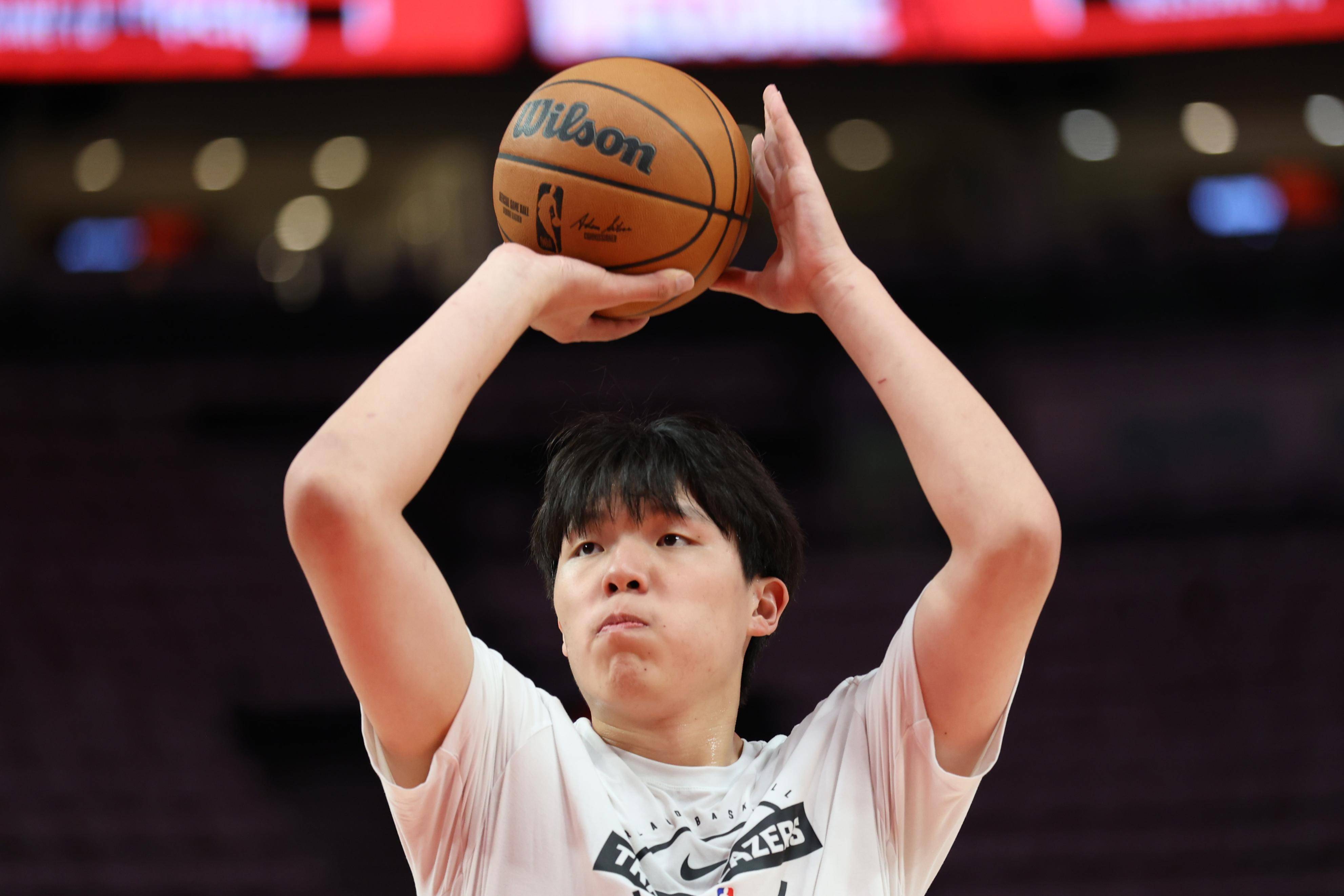 NBA季后赛赛程吃紧；莱比锡赛前伤情更新；话题不断；球探报告显示潜力的简单介绍